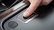Bentley встроила в Bentayga сканер отпечатков пальцев